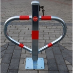 Blokada słupek zapora parkingowa Triangle składana na klucz górny ocynk